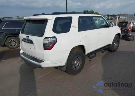 2019 Toyota 4Runner Trd Off Road Premium z USA, uszkodzony, nr VIN JTEBU5JR4K5660440
